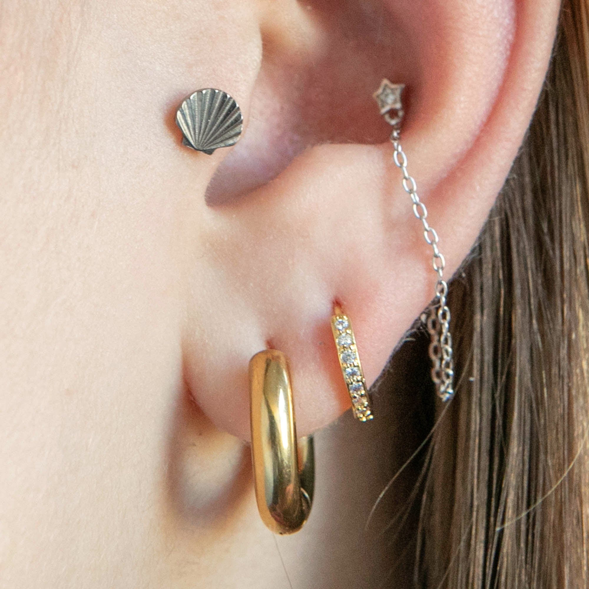 Twilight London Labret Piercing Titanium Shell Labret Piercing